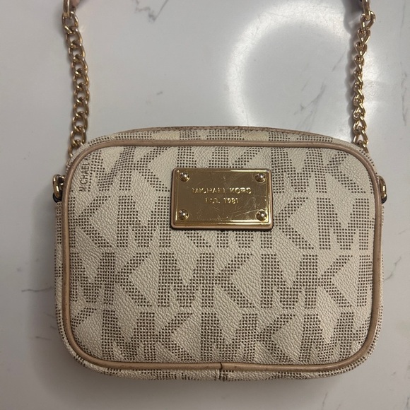 Michael Kors Crossbody Bag- Preloved - Picture 1 of 16